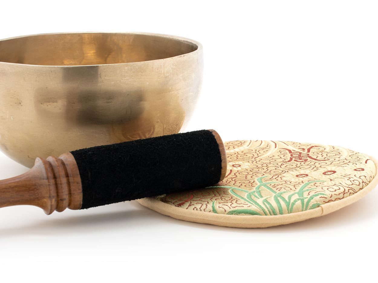 Meditations-und-Yogaschale ca. 400 bis 499 g mit cremefarbenem Pad und Klöppel